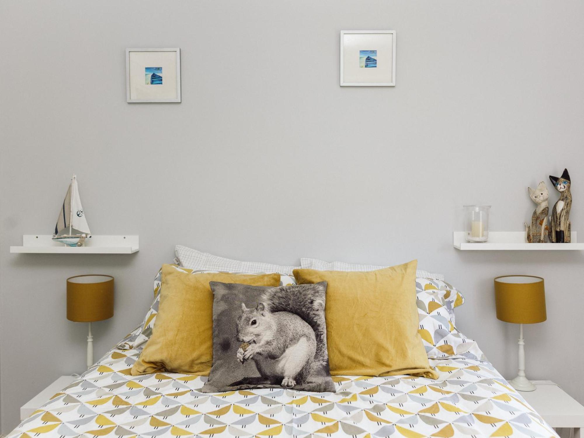 Beautiful Apartment In Guildford With Parking Send エクステリア 写真